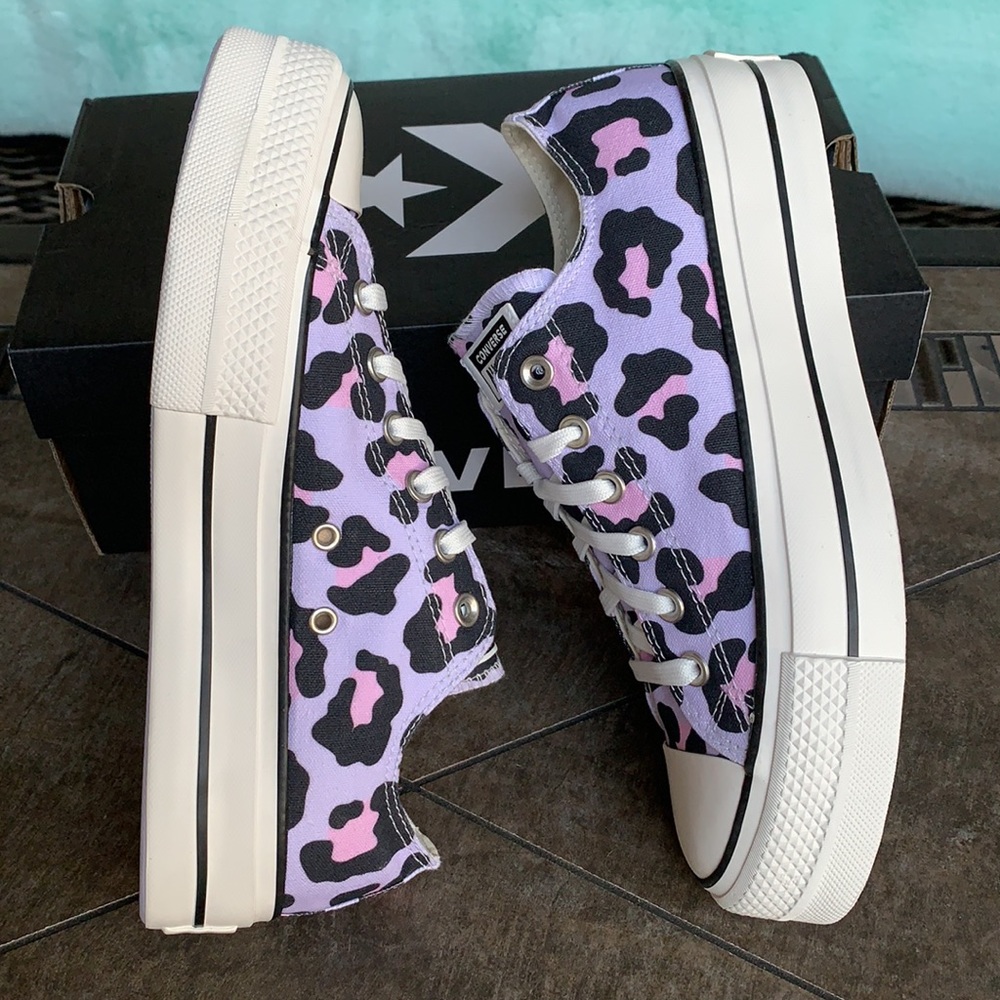 Converse Leopard Print platform sneakers- NWOB - Picture 1 of 14